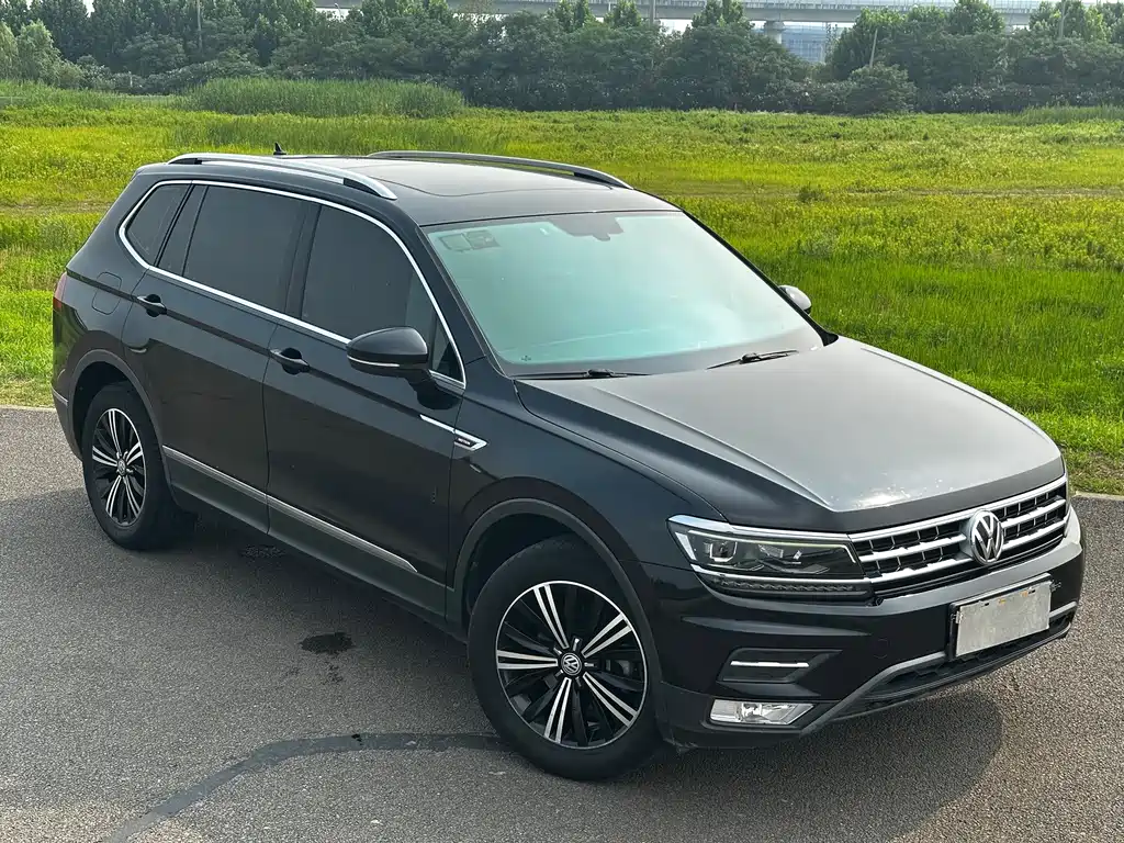Volkswagen Tiguan L 2018 — фото 12