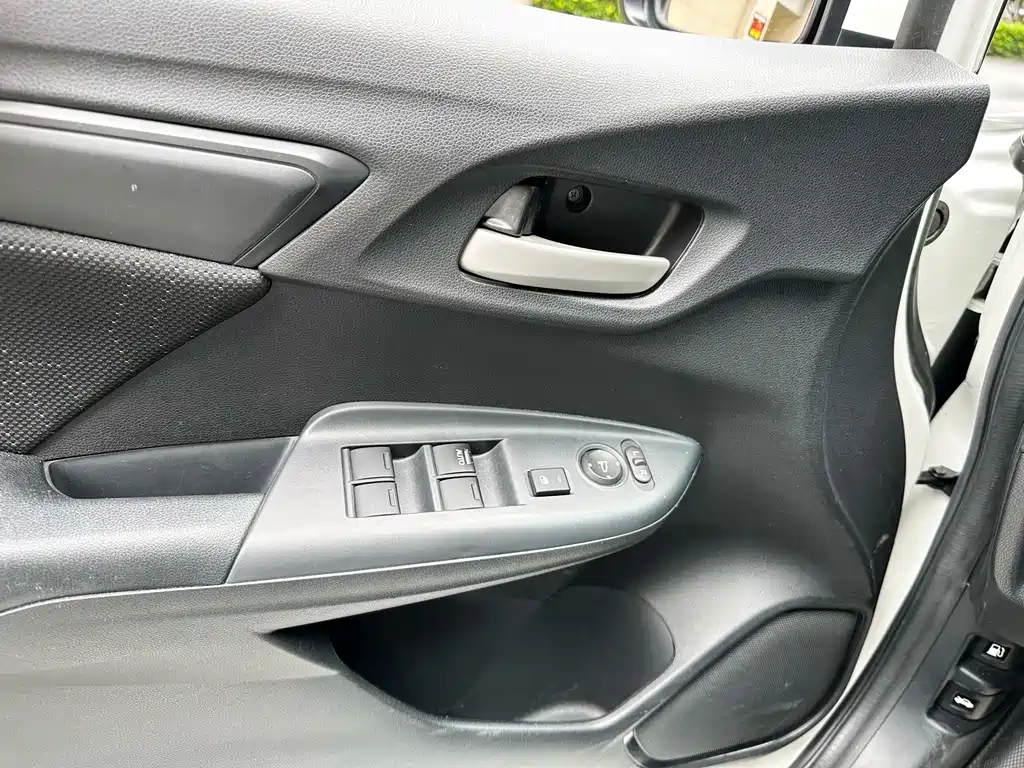 Honda Fit 2017 — фото 10