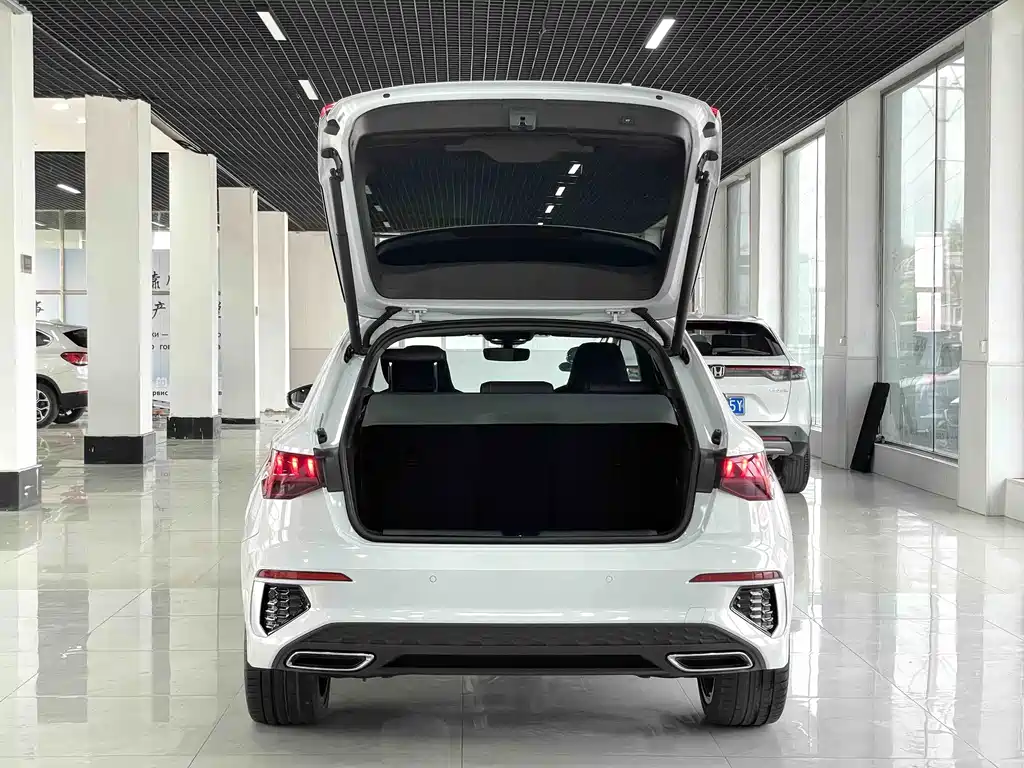 Audi A3 2022 — фото 16