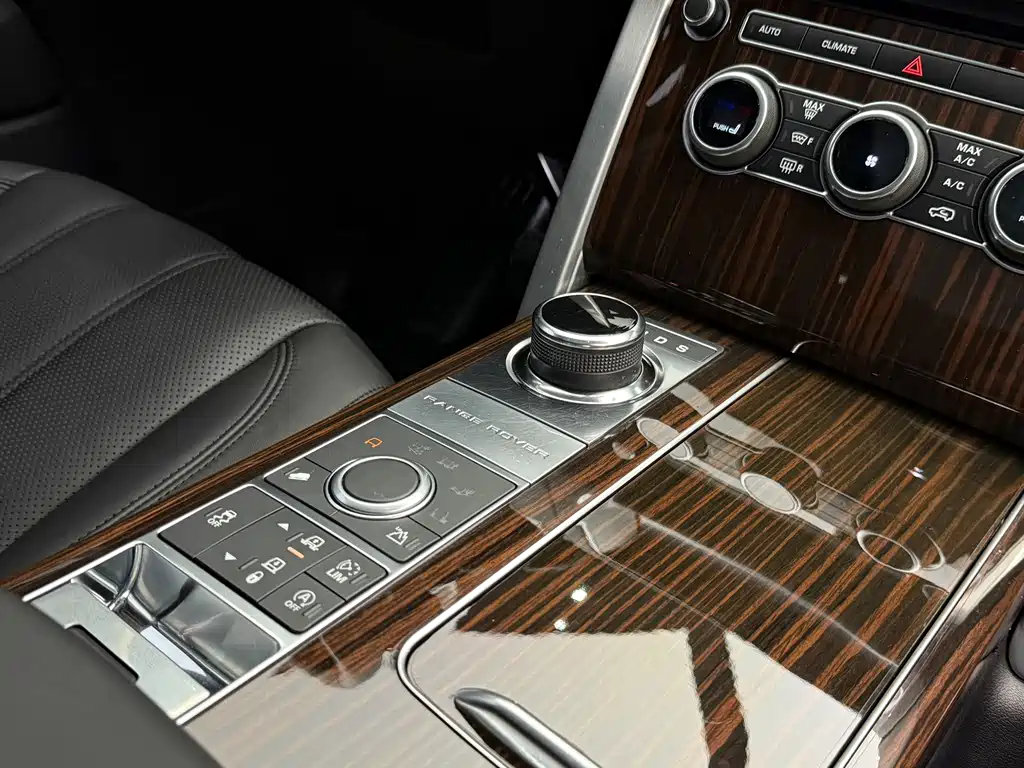 Land Rover Range Rover 2017 — фото 16