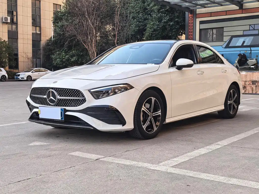 Mercedes-Benz A-Class 2023 — фото 1