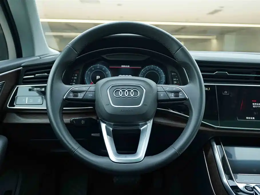 Audi Q7 2021 — фото 18