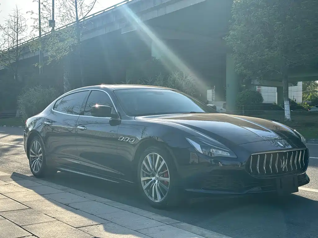 Maserati Quattroporte 2016 — фото 3
