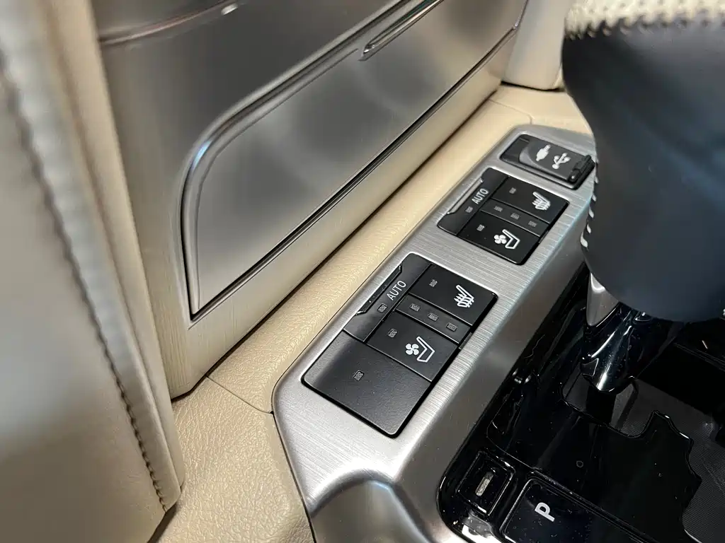 Toyota Land Cruiser 2019 — фото 20