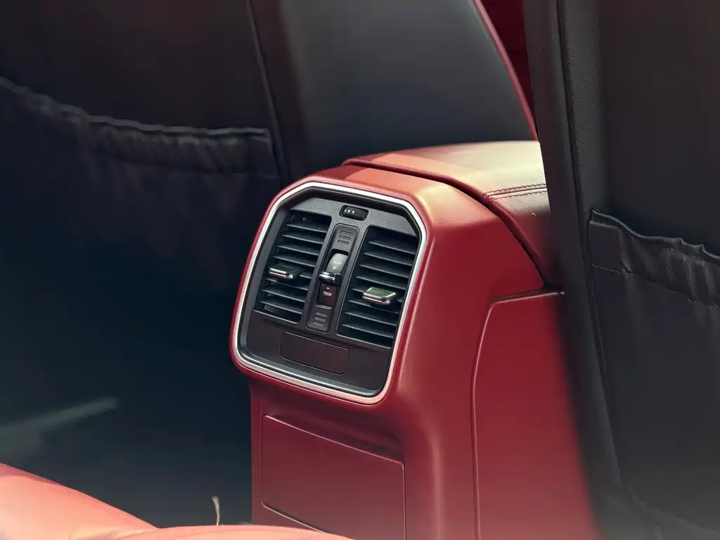 Porsche Macan 2015 — фото 23