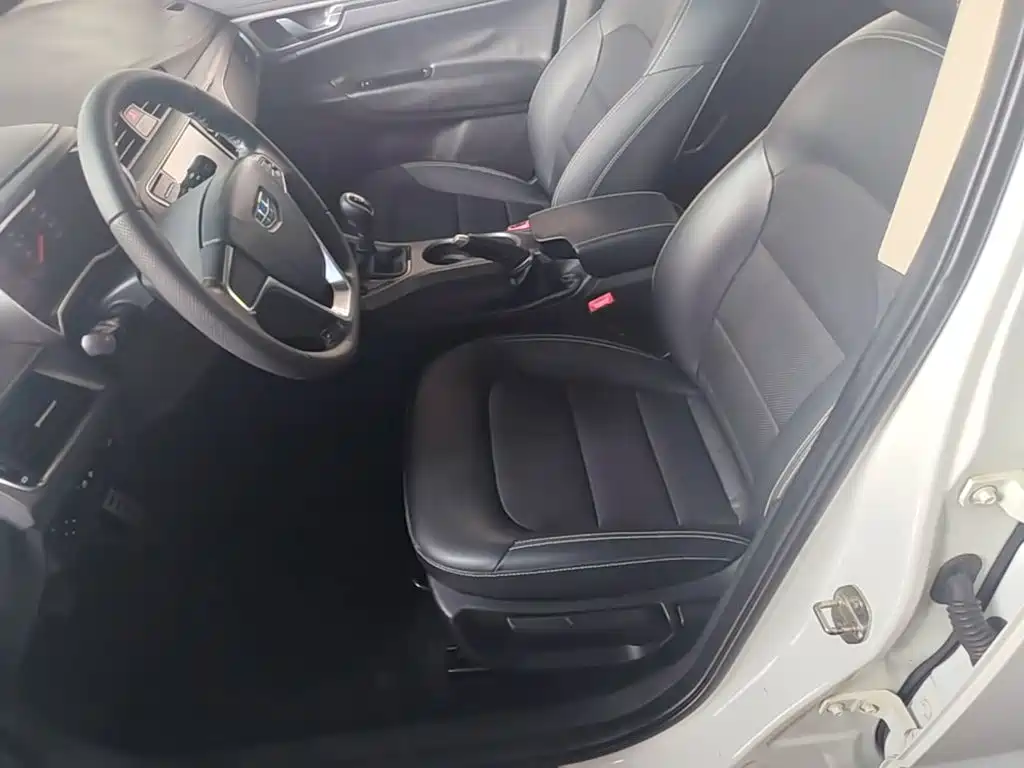 Geely Emgrand GS 2017 — фото 15