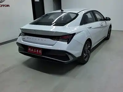 Hyundai Elantra 2025
