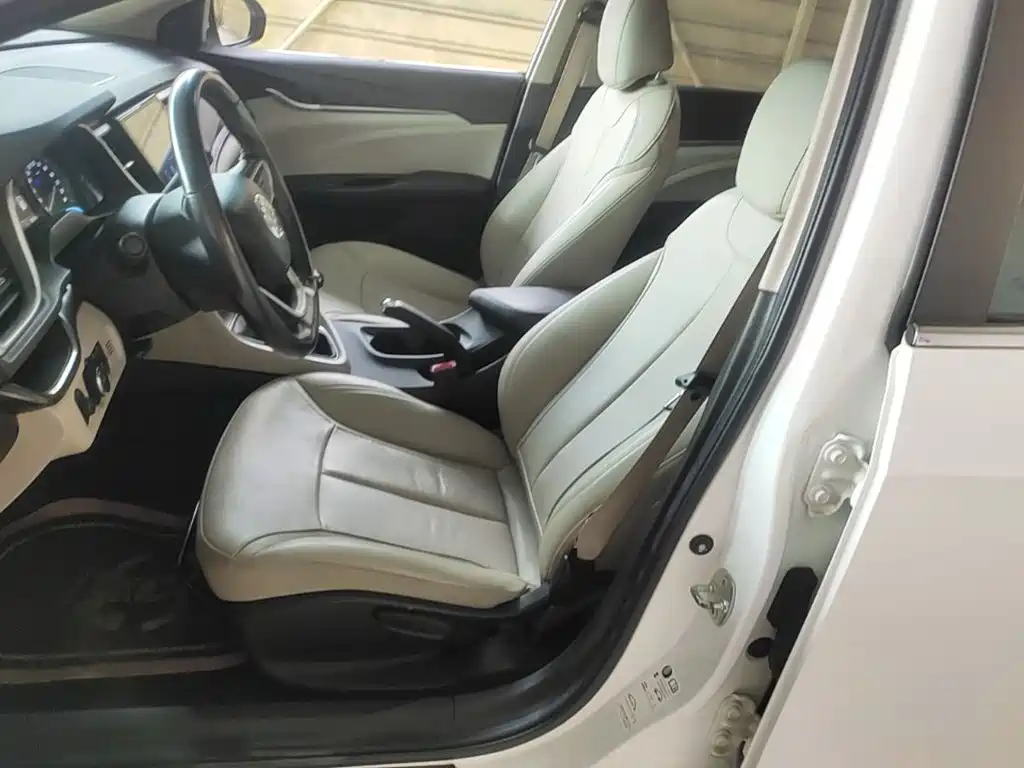 Buick Excelle 2018 — фото 15