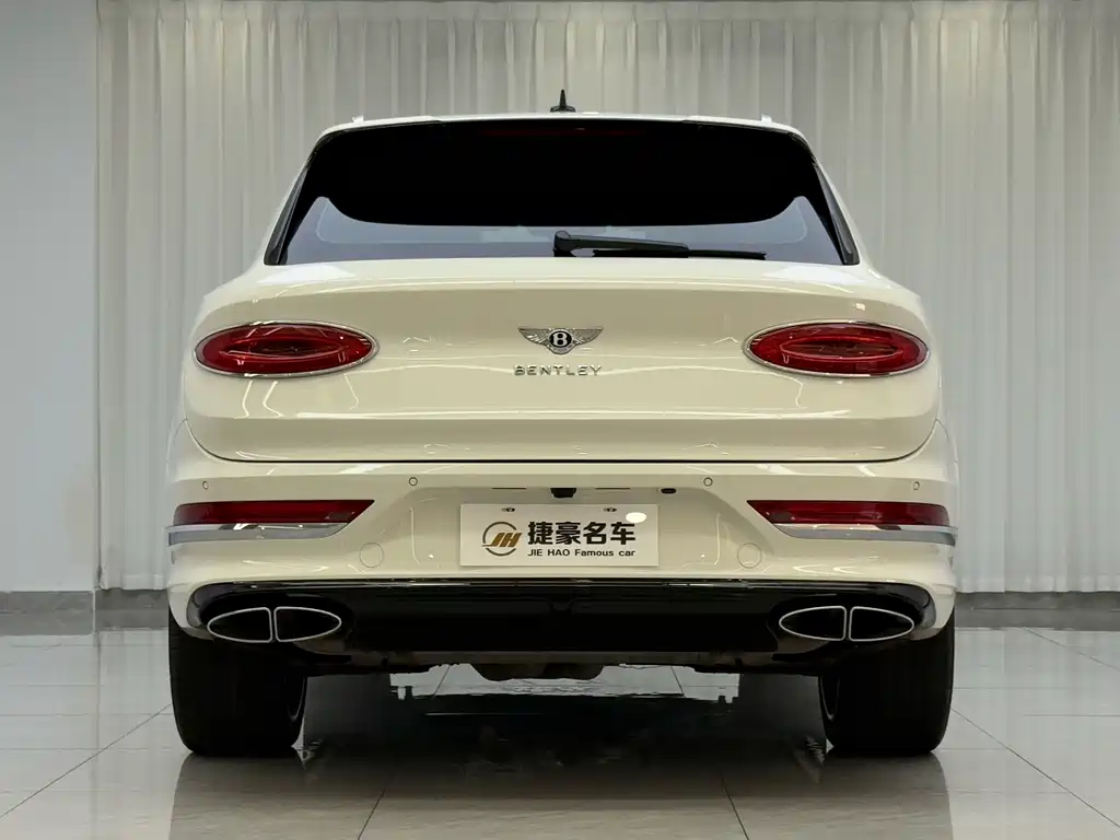 Bentley Bentayga 2021 — фото 17