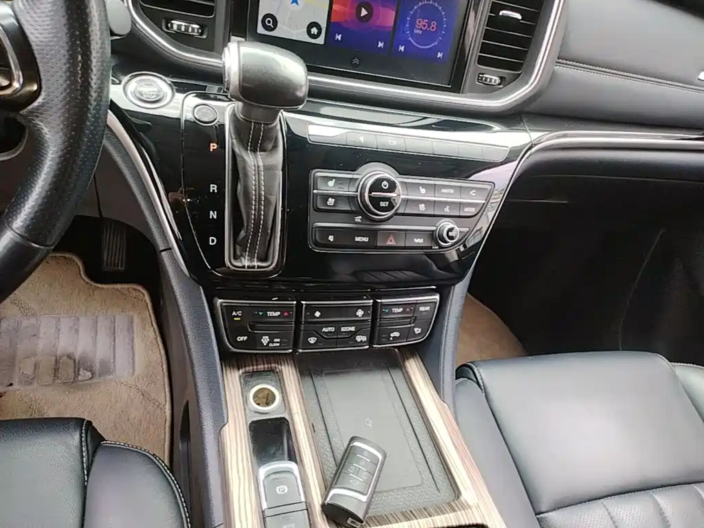 GAC Trumpchi M8 2019 — фото 14