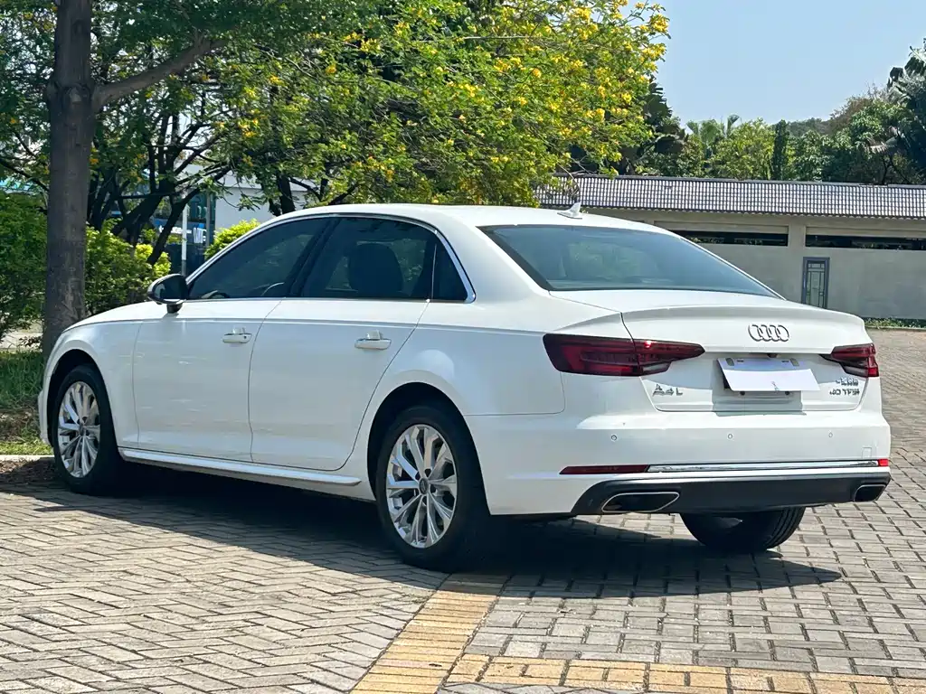 Audi A4L 2020 — фото 7