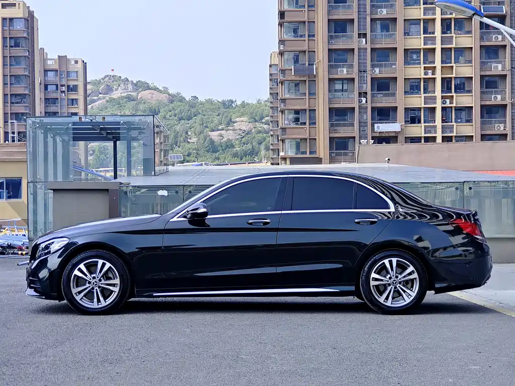 Mercedes-Benz C-Class 2019 — фото 7