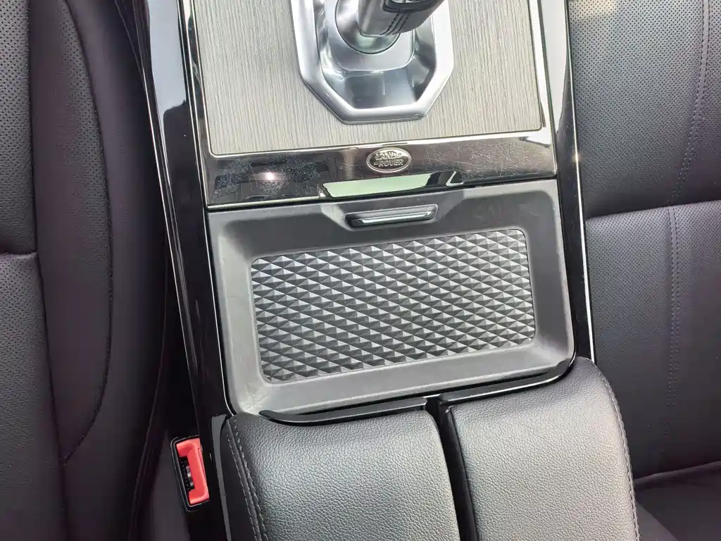 Land Rover Evoque 2022 — фото 10