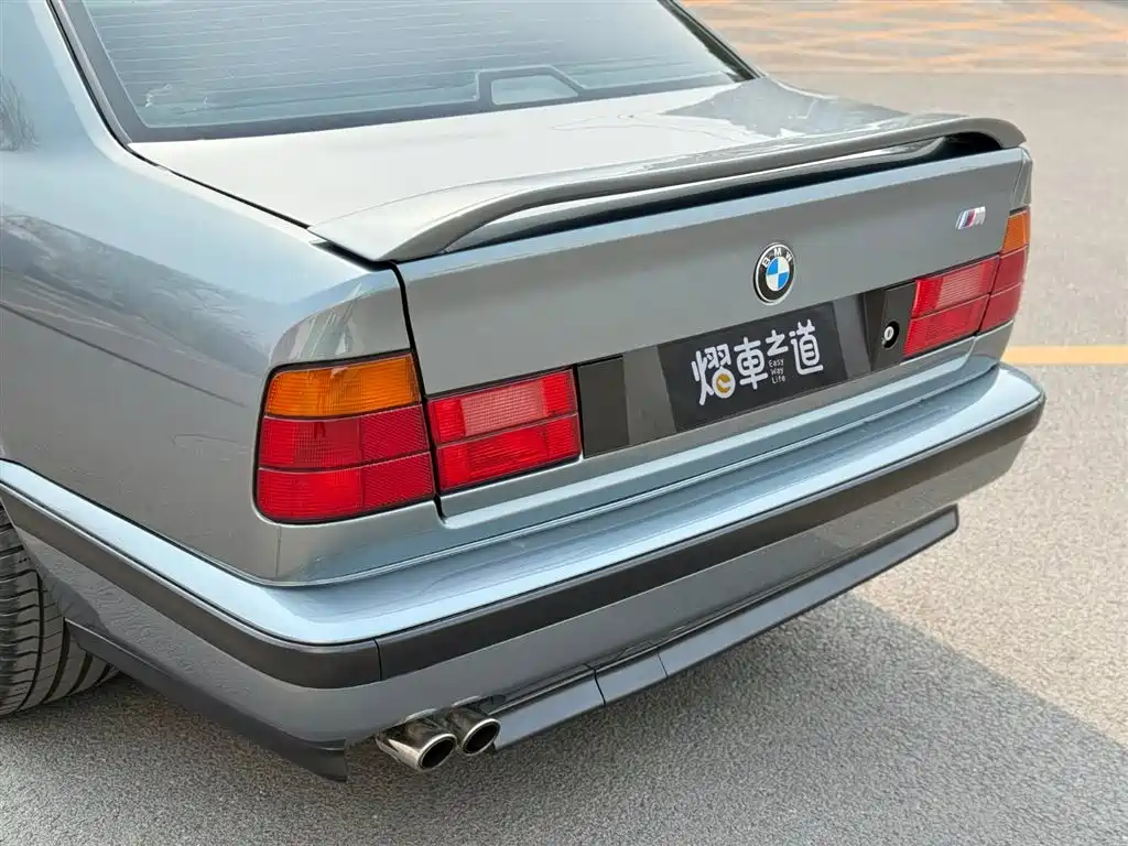 BMW 5 Series 2004 — фото 19