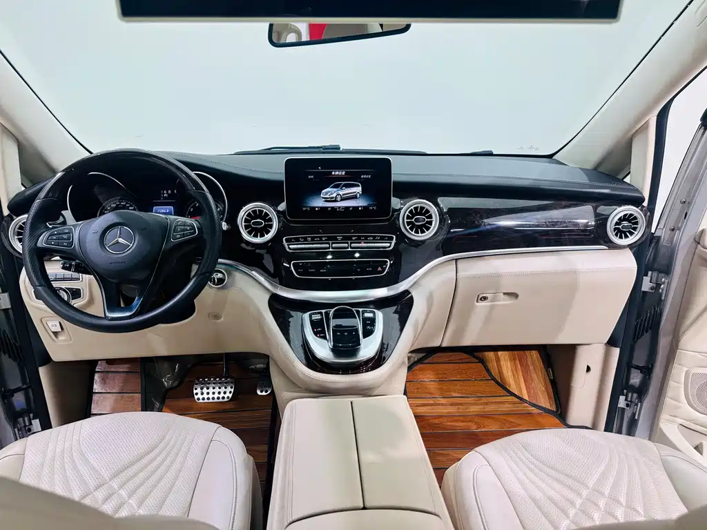 Mercedes-Benz V-Class 2016 — фото 15