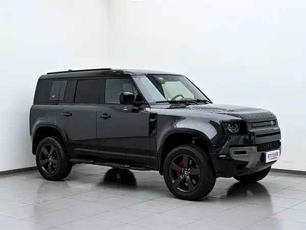Land Rover Defender 2024