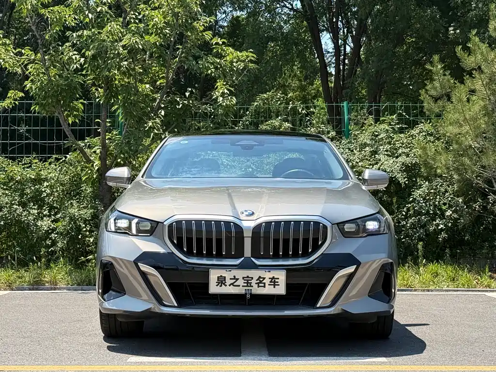 BMW 5 Series 2025