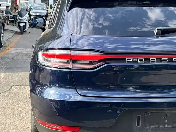 Porsche Macan 2021