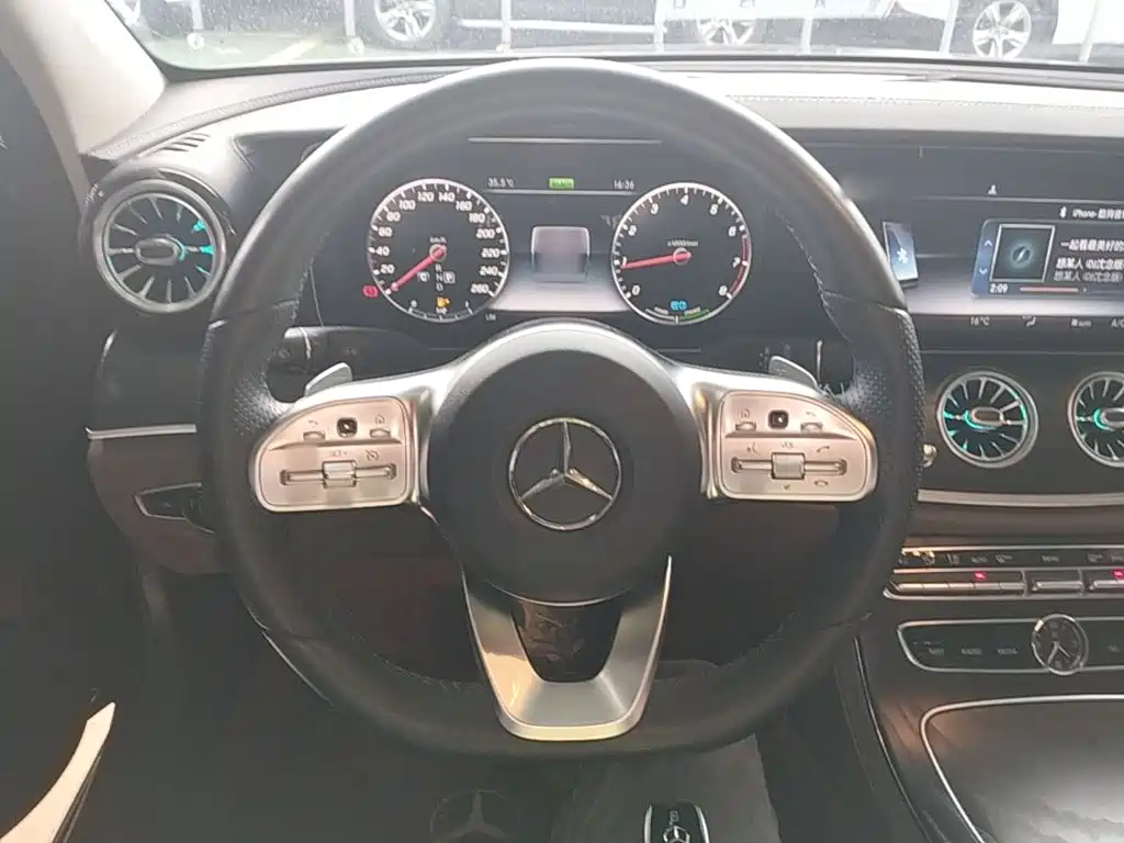 Mercedes-Benz E-Class 2019 — фото 11