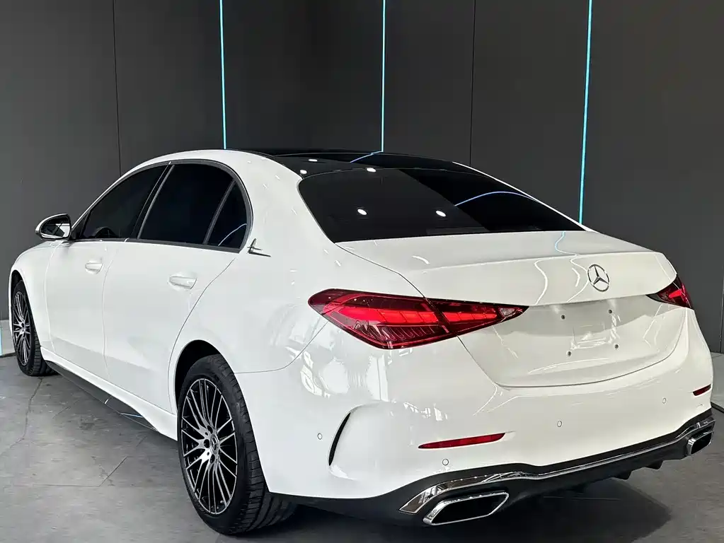Mercedes-Benz C-Class 2024 — фото 8