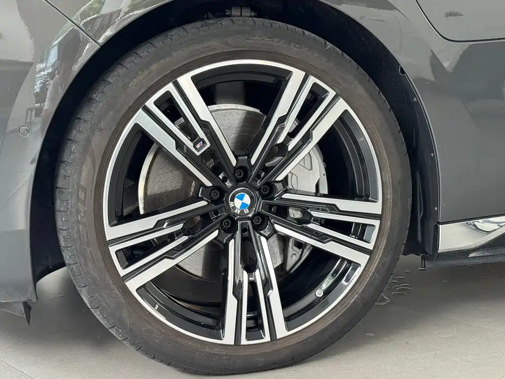 BMW i7 2024 — фото 10