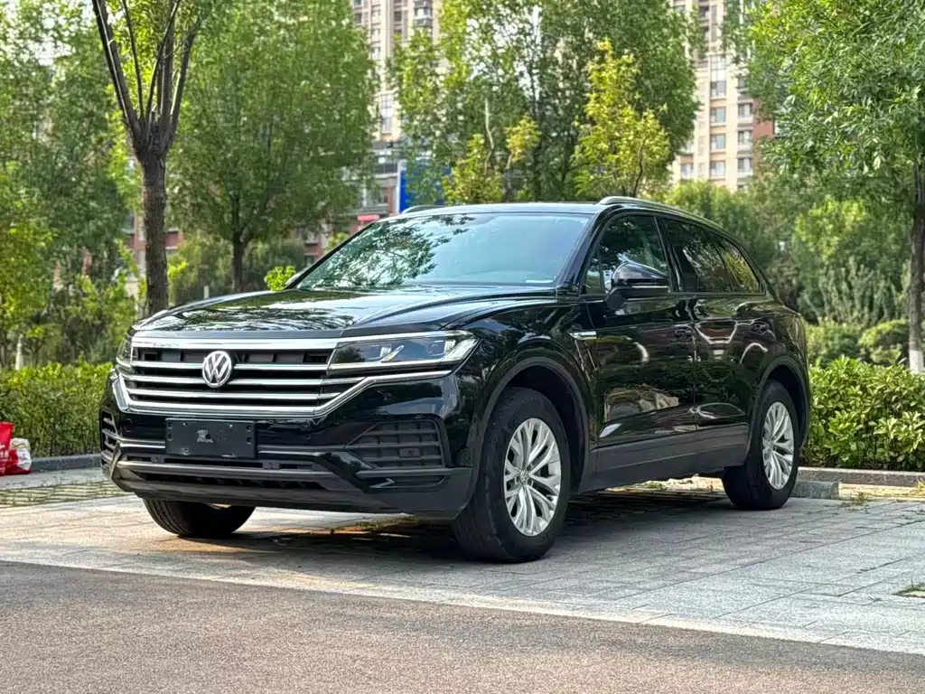 Volkswagen Touareg 2020 — фото 1