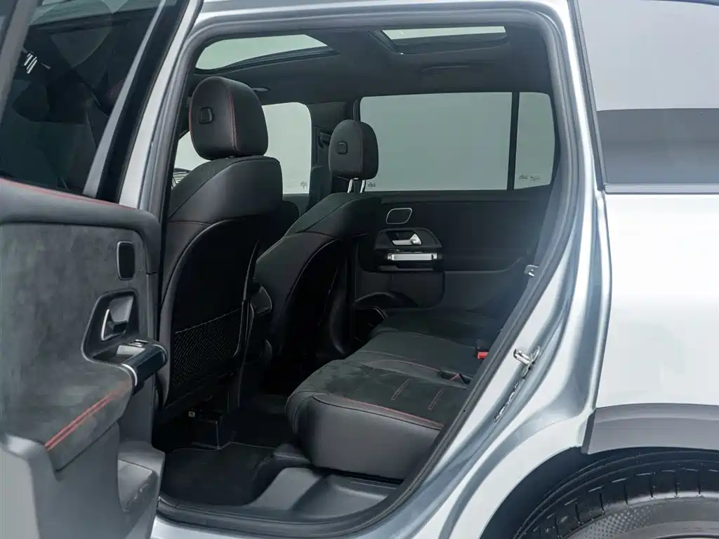 Mercedes-Benz GLB AMG 2025 — фото 17