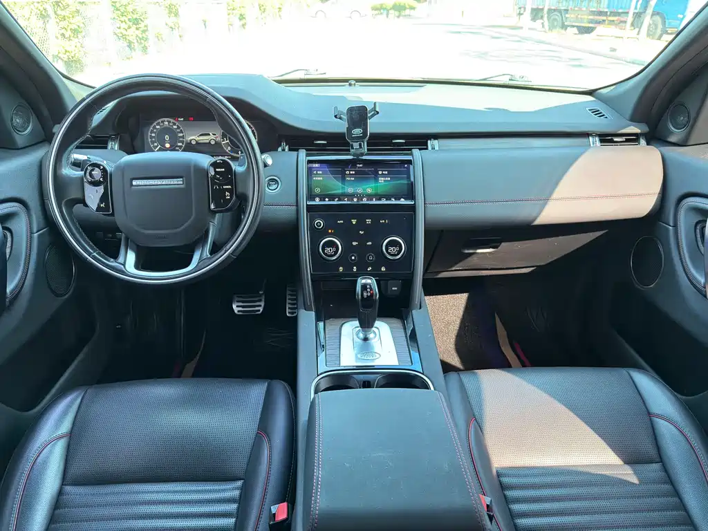 Land Rover Discovery Sport 2021 — фото 12
