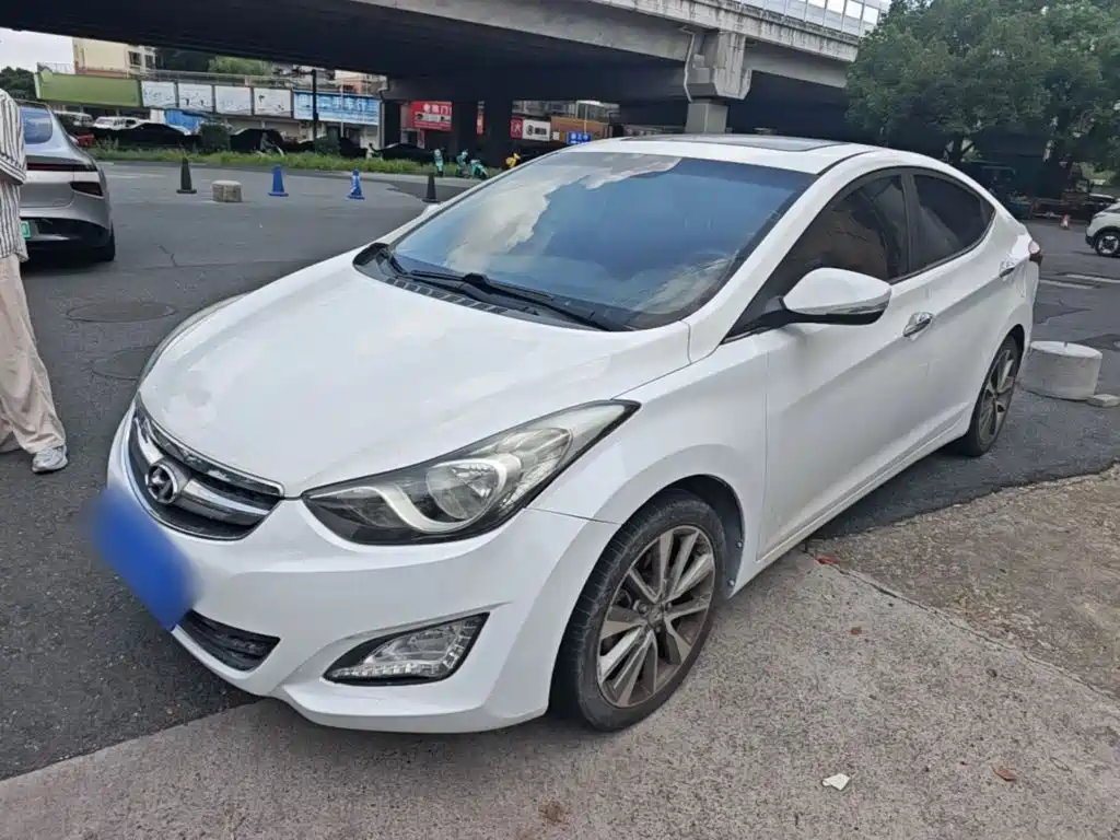 Hyundai Elantra Langdong 2015 — фото 1