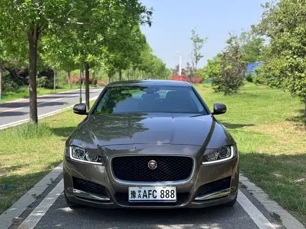 Jaguar XF 2016