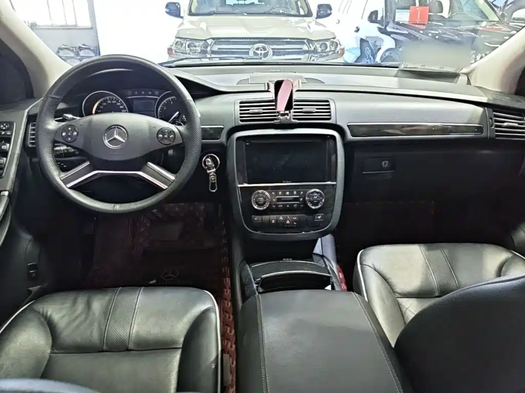 Mercedes-Benz R-Class 2017 — фото 10
