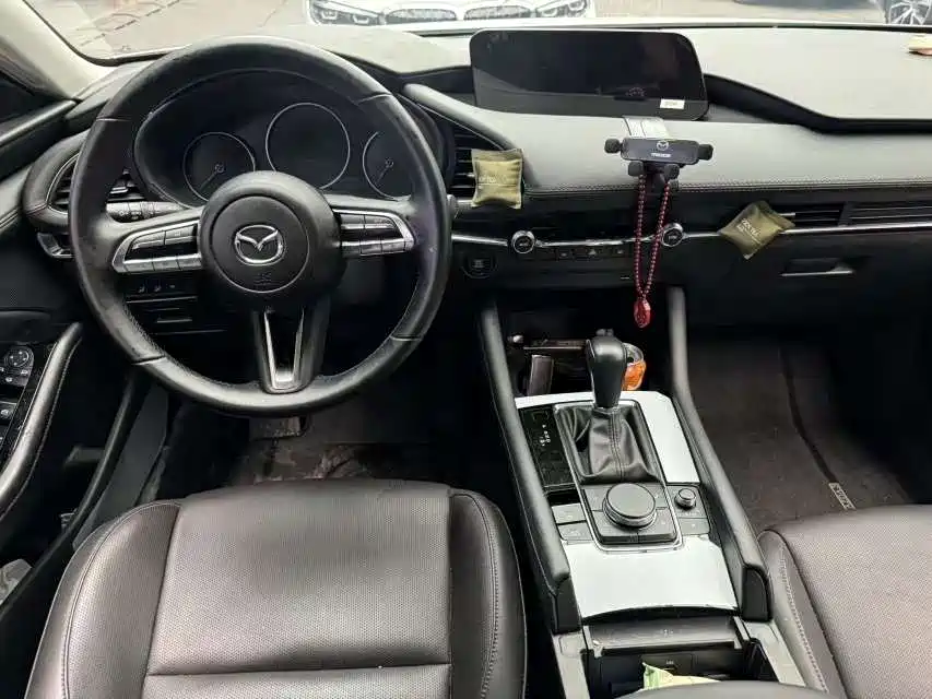 Mazda 3 Axela 2025