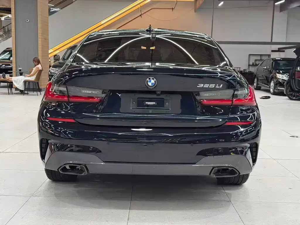 BMW 3 Series 2021