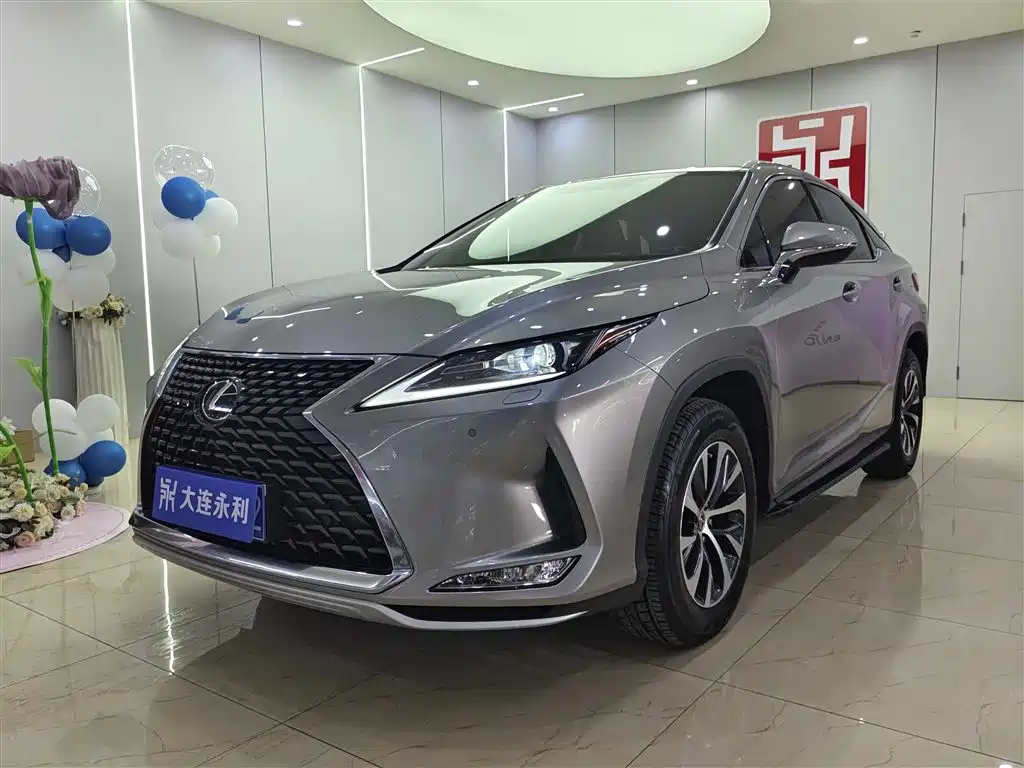 Lexus RX 2022 — фото 1