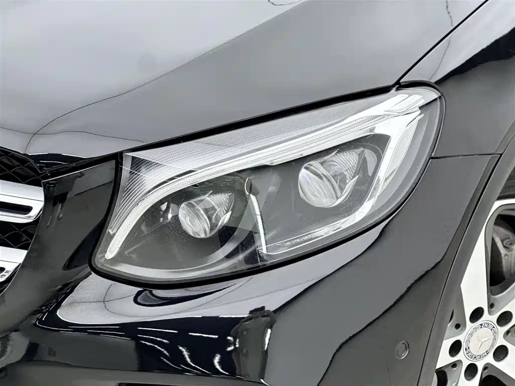 Mercedes-Benz GLC 2017 — фото 15