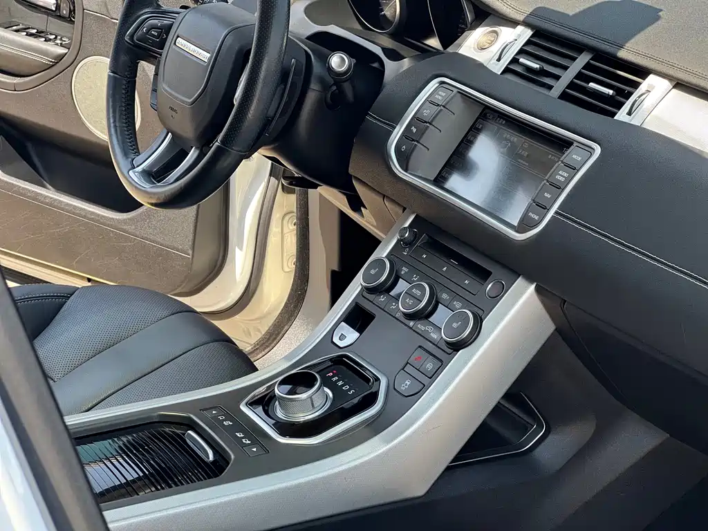 Land Rover Evoque 2016 — фото 19