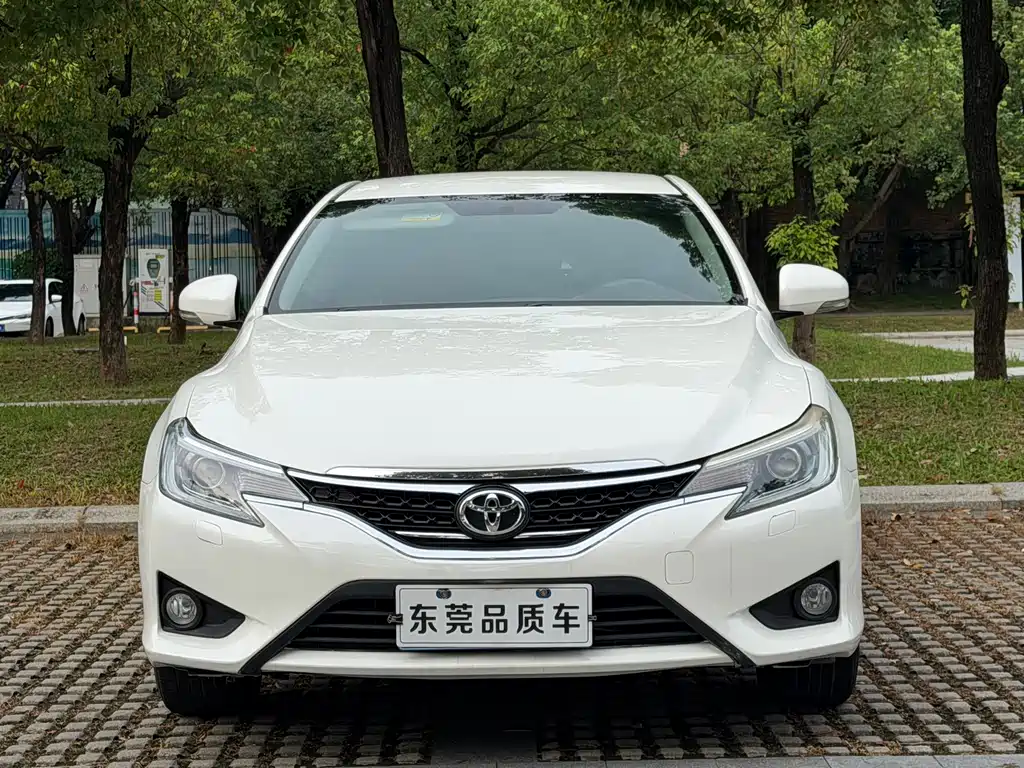 Toyota Reiz 2015