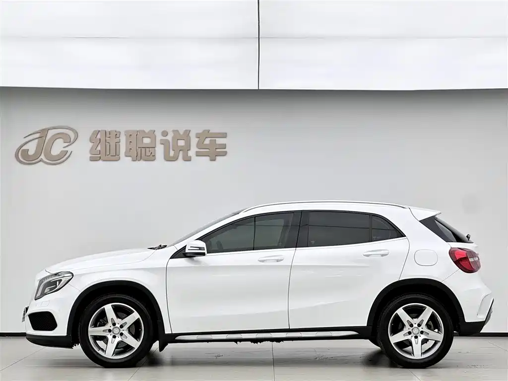 Mercedes-Benz GLA 2015