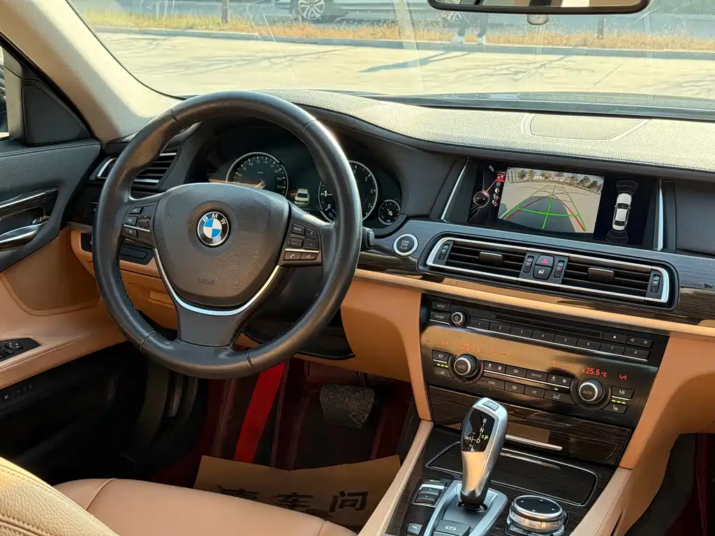 BMW 7 Series 2015 — фото 29