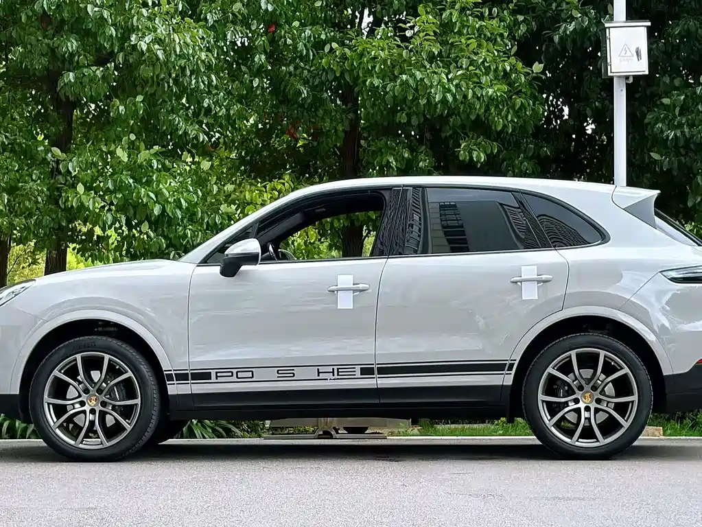 Porsche Cayenne 2023 — фото 2