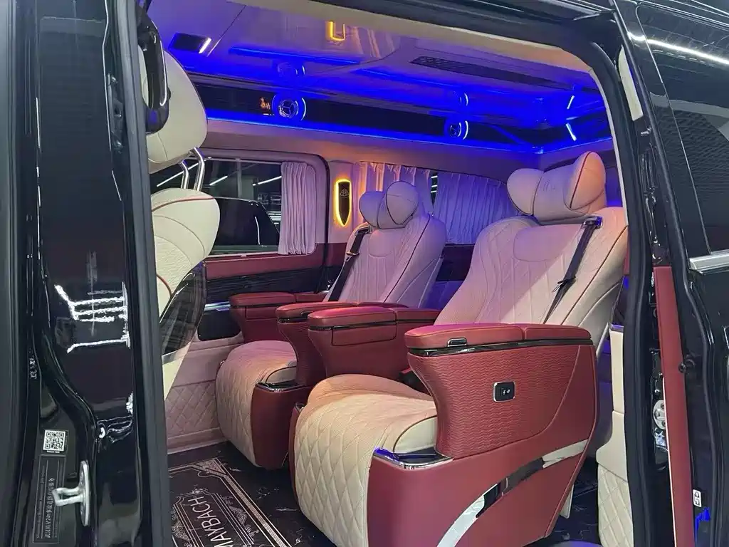 Mercedes-Benz V-Class 2022 — фото 6