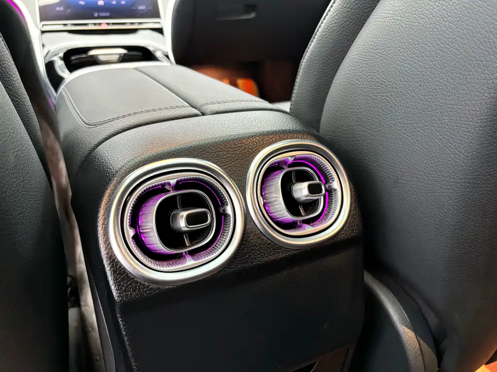 Mercedes-Benz C-Class 2023 — фото 15