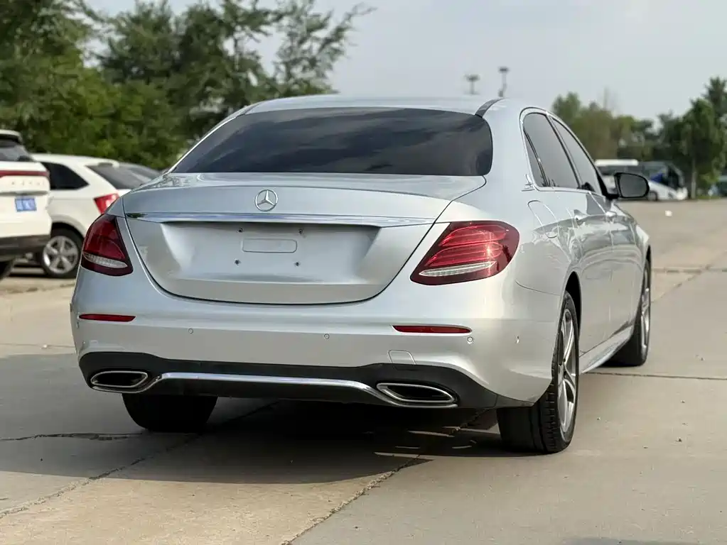 Mercedes-Benz E-Class 2017 — фото 13