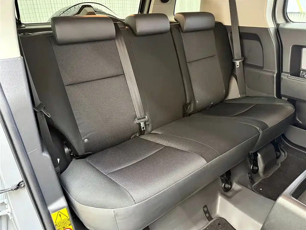 Toyota FJ Cruiser 2019 — фото 18