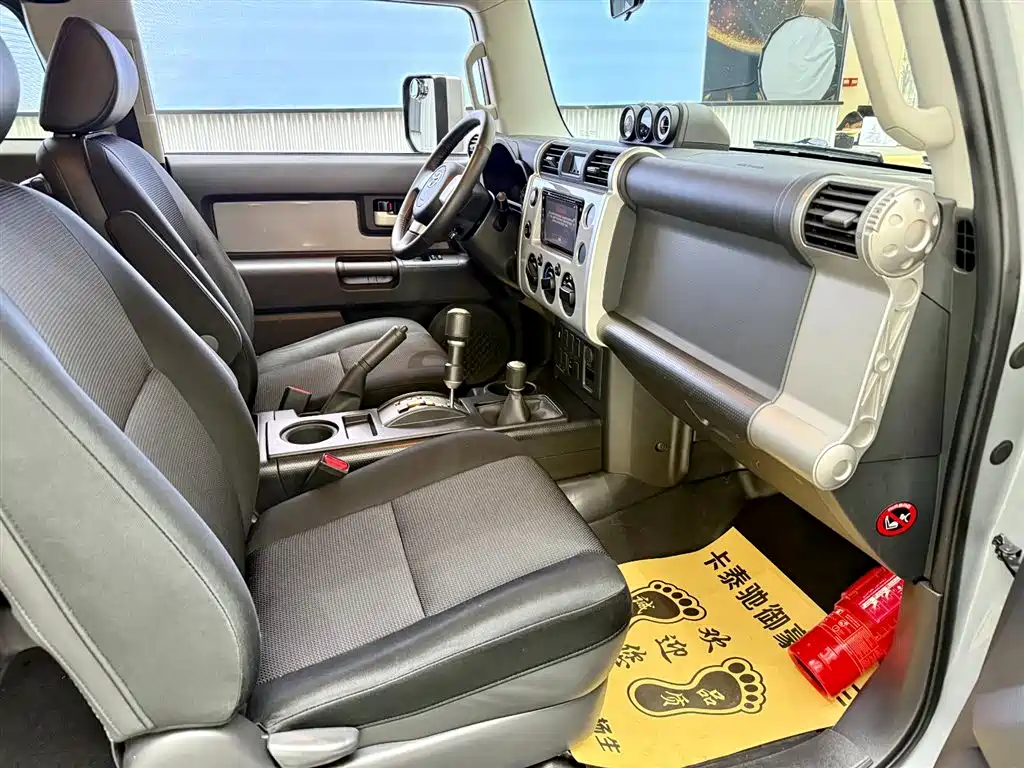 Toyota FJ Cruiser 2019 — фото 17
