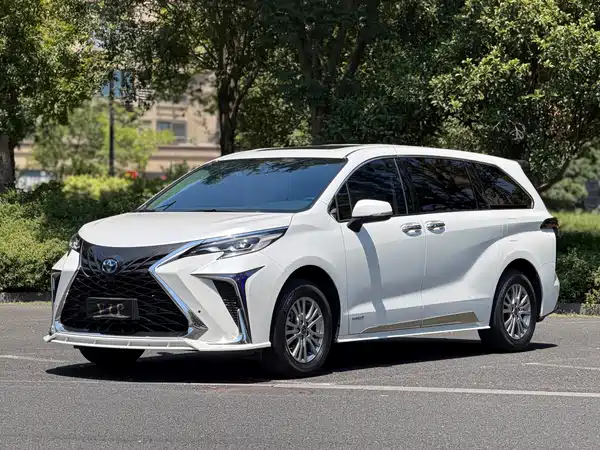 Toyota Sienna 2023