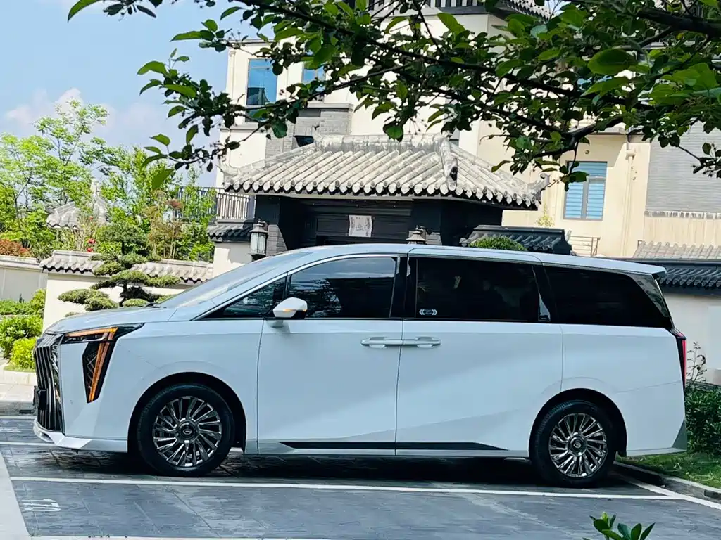 GAC Motor Trumpchi M8 2023 — фото 7