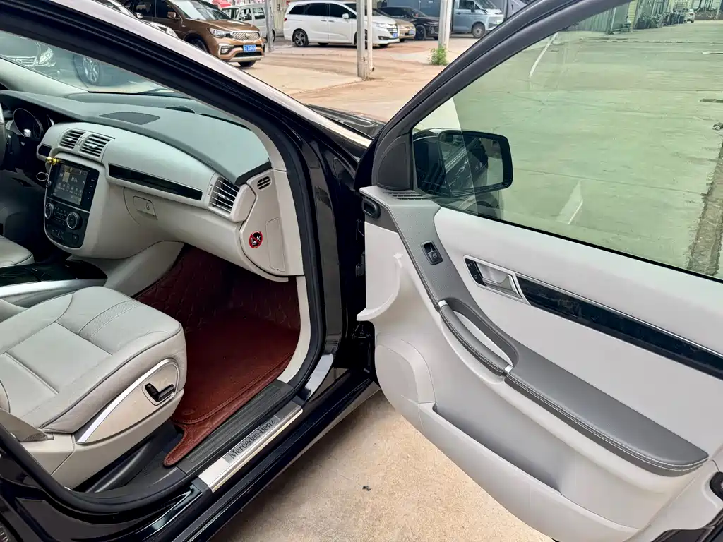 Mercedes-Benz R-Class 2015 — фото 15