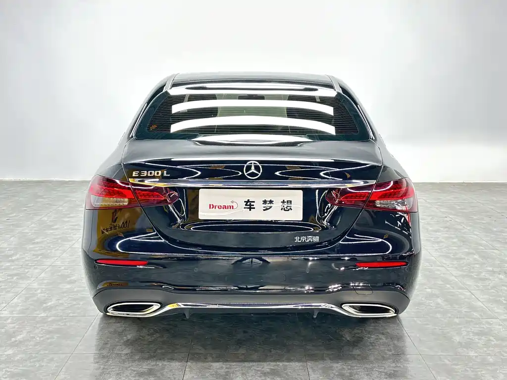 Mercedes-Benz E-Class 2022 — фото 4