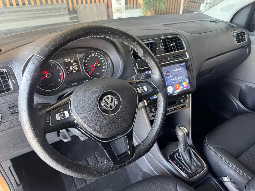 Volkswagen Polo 2015